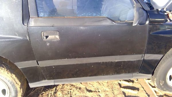 1996 Geo Tracker Front Door RH Black — photo 4