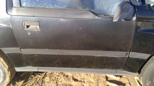 1996 Geo Tracker Front Door RH Black — photo 6