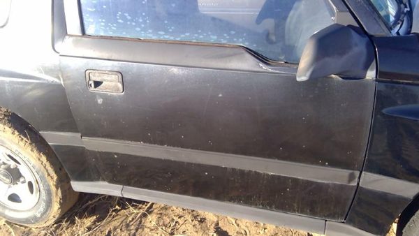 1996 Geo Tracker Front Door RH Black — photo 8