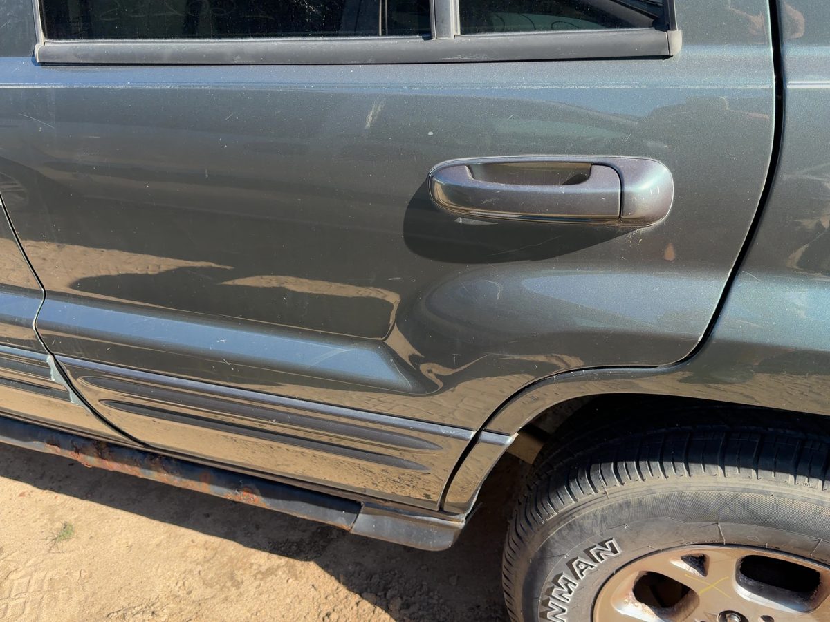2002 Jeep Grand Cherokee Rear Door