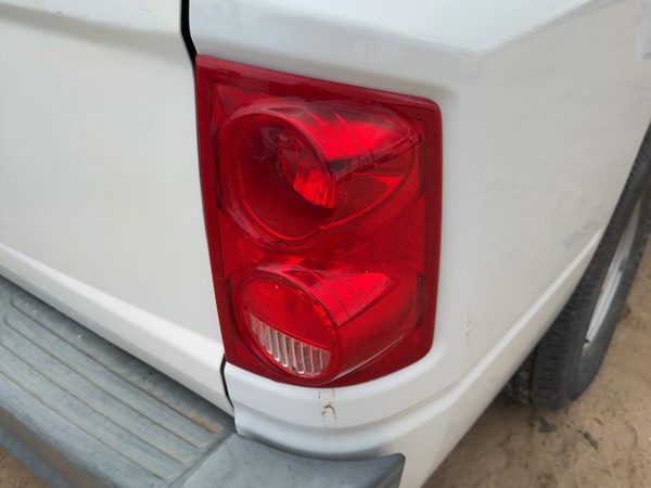 2005-2011 Dodge Dakota Passenger Right Tail Light Brake Lamp Oem Rear 55077604Ad — photo 2