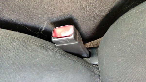 2010 Chevy Tahoe Front Seat Belt Black — photo 1