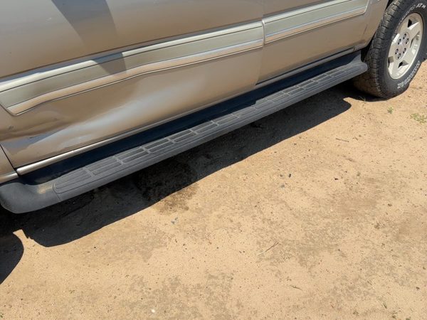 2001-2006 Chevy Suburban 1500 Driver Left Running Board Side Step Oem 4X4 — photo 1