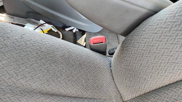 05-07 Caravan Driver Left Front Seat Belt Buckle Receiver Oem Slate Gray D5 — photo 3