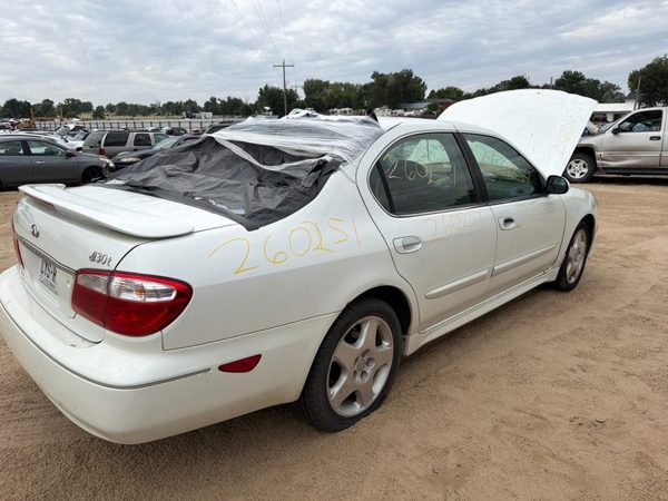 2000 INFINITI I30 — vehicle photo 5