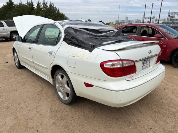 2000 INFINITI I30 — vehicle photo 4