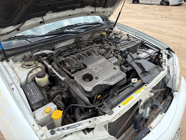 2000 INFINITI I30 — vehicle photo 7