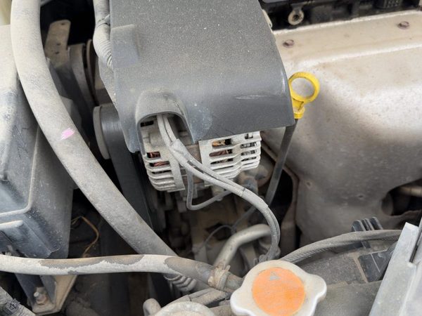 2005-2006 Nissan Altima Alternator 2.5L From 5/05 23100Zb00B — photo 1