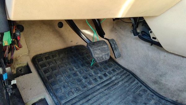 05-09 Land Rover Lr3 Gas And Brake Pedal Assembly Oem — photo 3