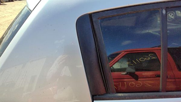2007-2012 Nissan Versa Passenger Right Rear Moulding On Quarter Panel Oem — photo 2