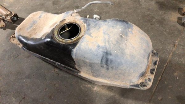 1995-1997 Nissan Hardbody Nissan Hardbody Fuel Tank Oem Gas Tank 15.9 Gallon — photo 1