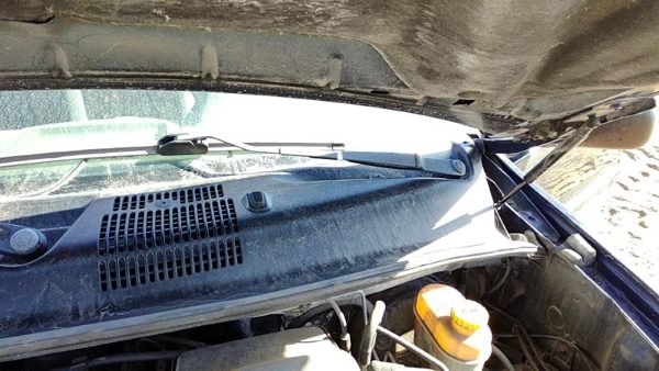 1999-2004 Jeep Grand Cherokee Driver Left Windshield Wiper Arm Oem Blade Lever — photo 1