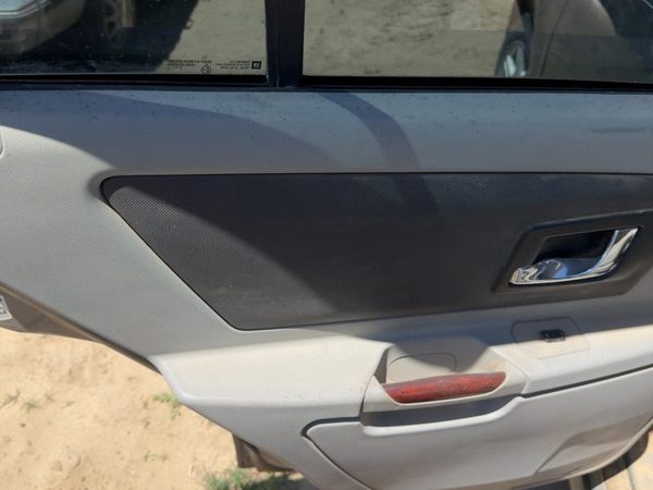 04-06 Cadillac Srx Driver Left Rear Door Trim Panel With Switches Back Gray 132 — photo 6