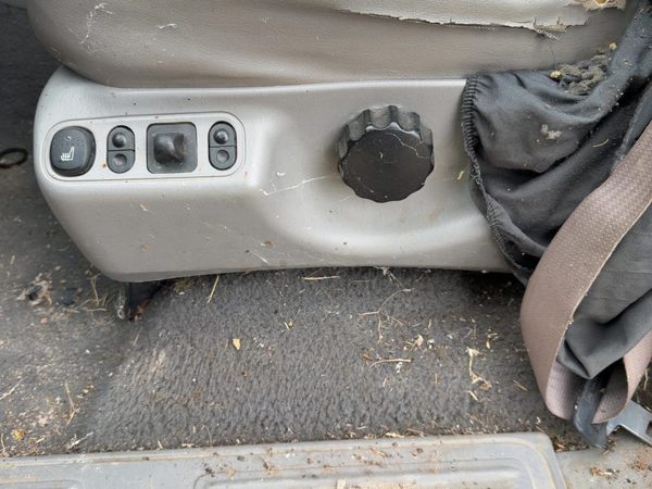 97-02 Expedition Driver Left Side Power Seat Switch With Trim Panel Oem Gray 12 — photo 1