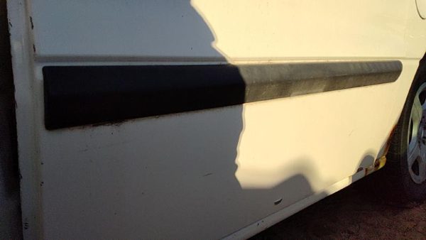 2004-2007 Ford Freestar Driver Left Rear Moulding From Door Oem Back Trim Strip — photo 3
