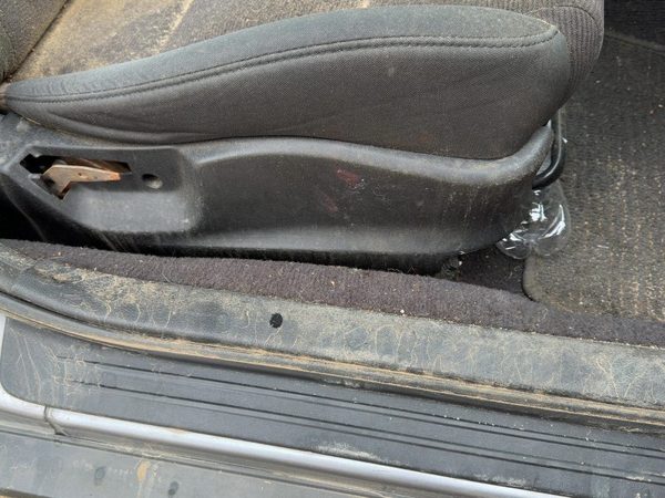 2005-2009 Subaru Legacy Outback Passenger Right Side Seat Trim Panel Oem Black — photo 4