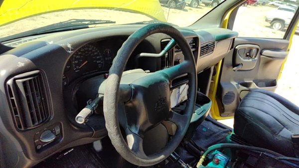 2002 Express Van 2500 Steering Wheel OEM 16822249 — photo 2