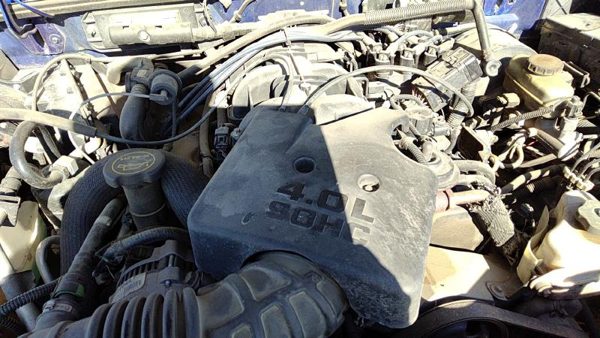 2005 Ford Ranger Engine Cover 4.0L — photo 1