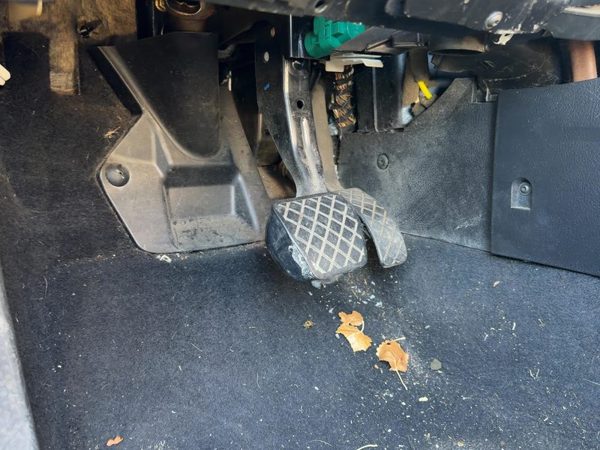 2002 Vw Jetta Brake Pedal Assembly Oem Automatic — photo 3