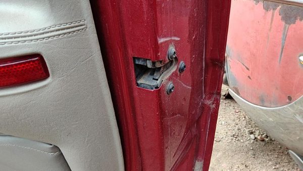 93-02 Cadillac Eldorado Passenger Right Front Door Latch With Rods/Cables Oem — photo 2