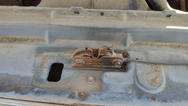1981-1988 Gmc Sierra C3500 Hood Latch Assembly With Bracket Oem 15606587 — photo 3