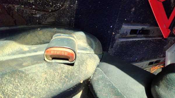2001-2004 Dodge Caravan Driver Left Front Seat Belt Buckle Receiver Oem Blue — photo 2