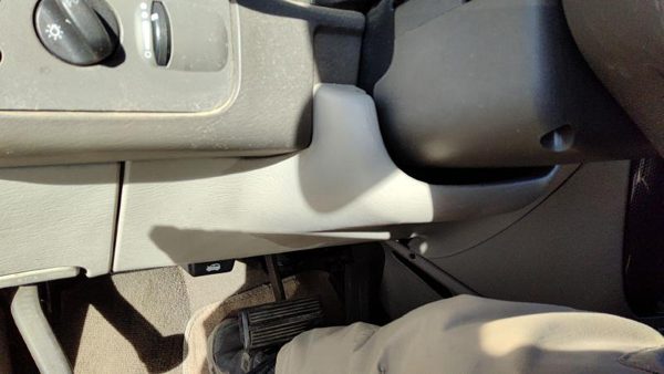 2005-2007 Dodge Caravan Lower Dash Under Column Knee Bolster Trim Panel Khaki J1 — photo 2
