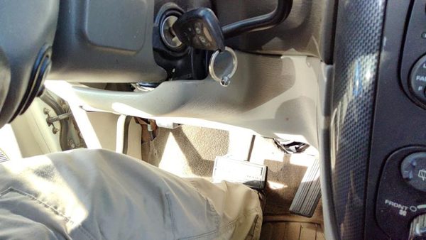 2005-2007 Dodge Caravan Lower Dash Under Column Knee Bolster Trim Panel Khaki J1 — photo 4