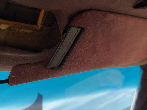 1986 Buick Park Ave Passenger Right Sun Visor Oem Red — photo 2