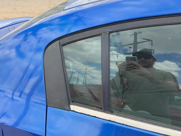 07-12 Sentra Passenger Right Rear Vent Window Back Door Glass With Frame Oem — photo 1