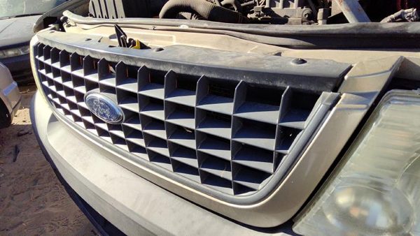 2003 Ford Explorer Grille B2 Harvest Gold — photo 4