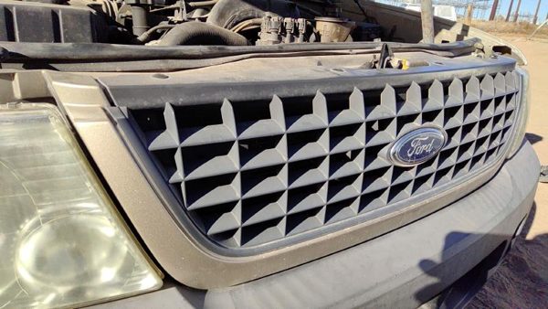 2003 Ford Explorer Grille B2 Harvest Gold — photo 3
