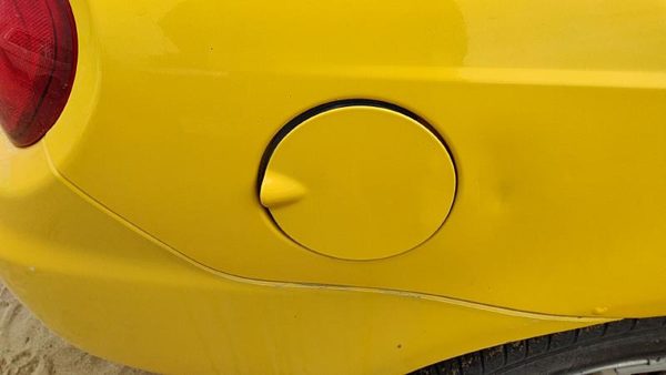 2000-2005 Dodge Neon Fuel Tank Door With Hinge Gas Lid Oem Filler Yellow — photo 2