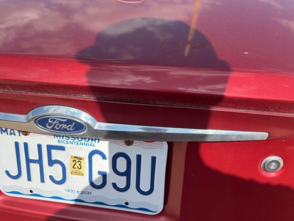 00-03 Ford Taurus License Plate Trim Surround Panel Oem Tail Trunk Finish Red — photo 2