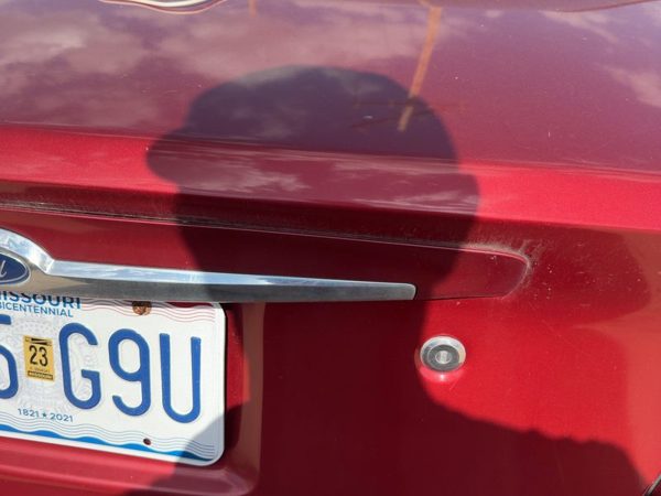 00-03 Ford Taurus License Plate Trim Surround Panel Oem Tail Trunk Finish Red — photo 3