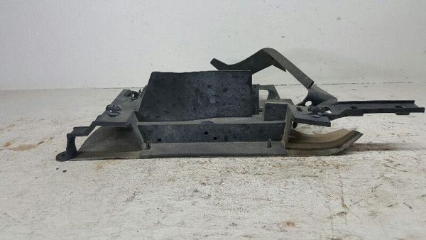 2001 Chevy Silverado 2500 Driver Left Header Panel Headlight Mount Bracket — photo 4