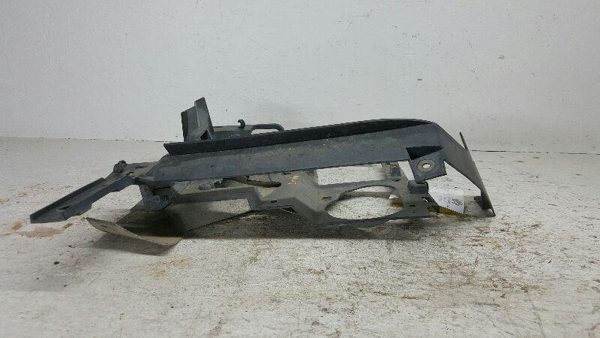 2001 Chevy Silverado 2500 Driver Left Header Panel Headlight Mount Bracket — photo 5