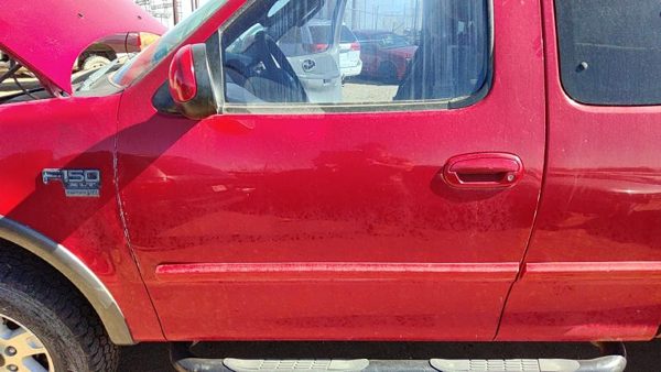 2003 Ford F-150 Front Door LH Red E4 — photo 3