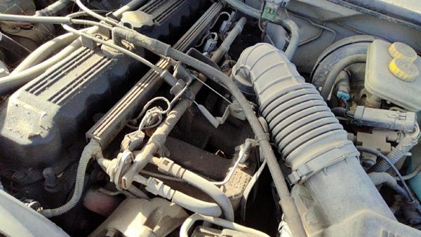1993-1995 Jeep Grand Cherokee Intake Manifold Oem 4.0L 33007067 — photo 2
