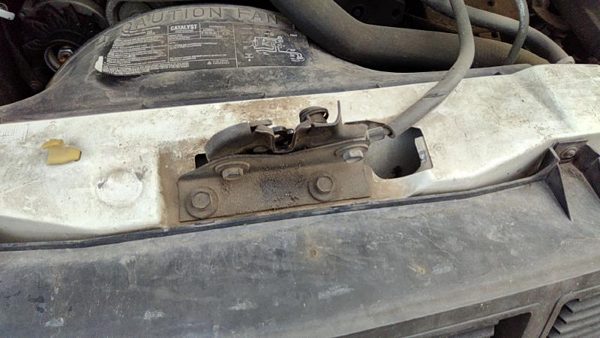 1985-1994 Gmc Safari Hood Latch Assembly With Bracket Oem 15690638 — photo 3