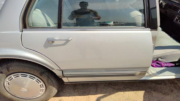 1990 Oldsmobile Delta 88 Rear Door RH Gray — photo 3