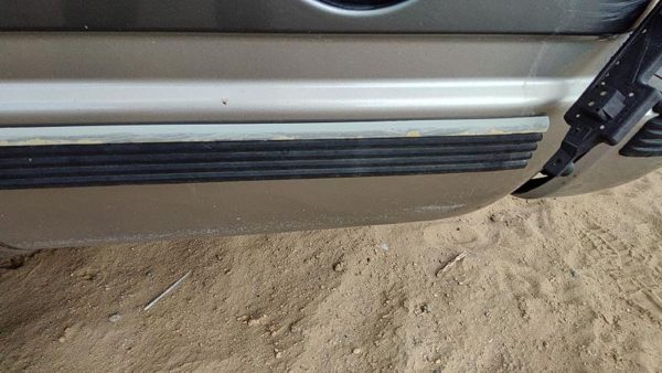 96-99 Chevy Suburban Driver Left Rear Moulding On Quarter Panel Oem — photo 8
