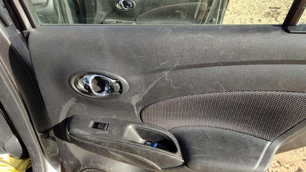 14-19 Versa Passenger Right Rear Door Trim Panel With Switches Back Charcoal G — photo 4