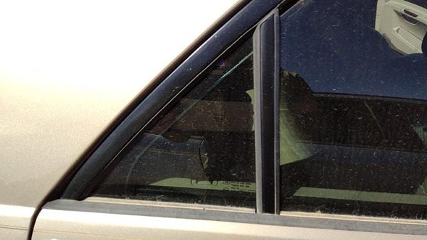 03-07 Cts Passenger Right Rear Vent Window Back Door Glass With Frame Oem — photo 2