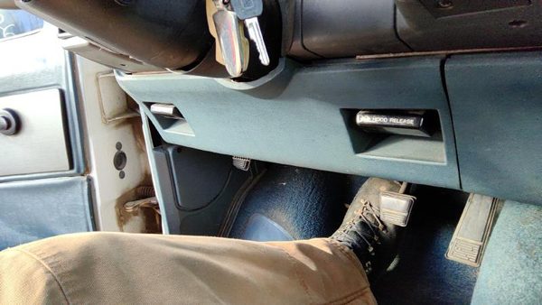 1990-1995 Gmc Safari Lower Dash Under Column Knee Bolster Trim Panel Oem Blue — photo 5