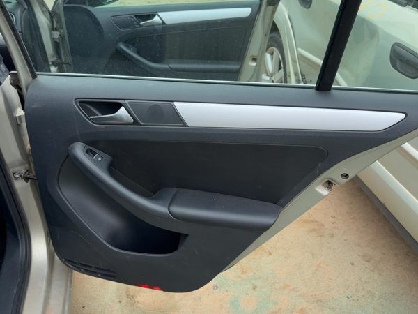 2013-2014 Vw Jetta Passenger Right Rear Door Trim Panel With Switches Back Black — photo 1