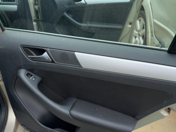 2013-2014 Vw Jetta Passenger Right Rear Door Trim Panel With Switches Back Black — photo 8