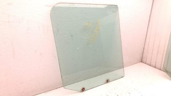 79-1989 International S1600 S1700-S2600 79-89 Right Door Glass Side Window — photo 6