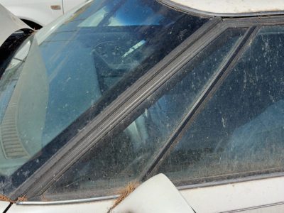 92-99 Eighty Eight Driver Left Front Vent Window Small Door Glass With Frame Oem