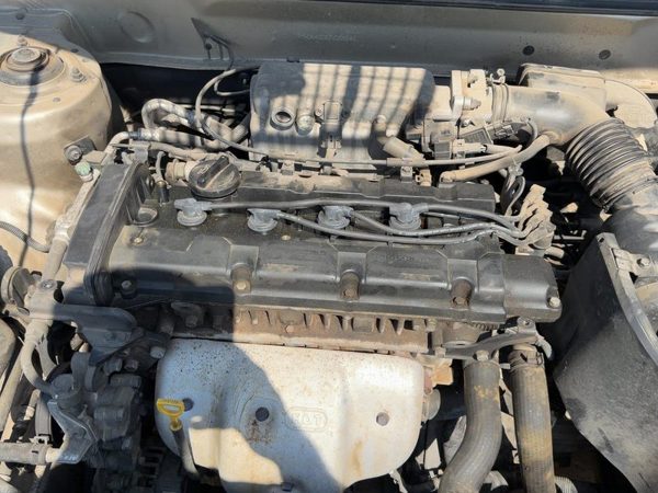 2001-2002 Hyundai Elantra Cylinder Head Assembly Oem 2.0L 2210023701 — photo 2
